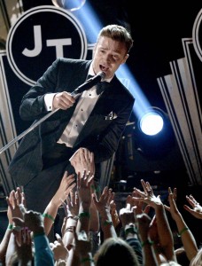 Justin Timberlake performed “Suit & Tie” with Jay-Z at the 55th Annual Grammy Awards. He also debuted “Pusher Love Girl,” which will be featured on his upcoming album.