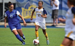 Freshman foward Vanessa Kara kicks the ball upfield in a match earlier this season.  Women’s soccer is now 6-5, after taking a 1-0 loss to the University of Delaware last Friday. (Photo Courtesy Drexeldragons.com)