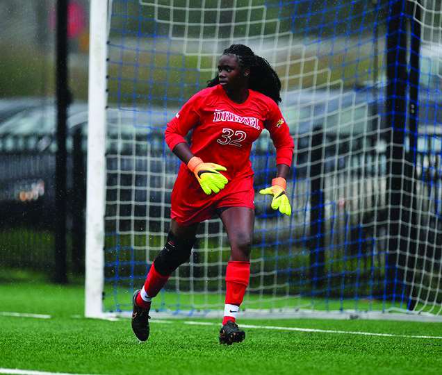 womens-soccer-goalie